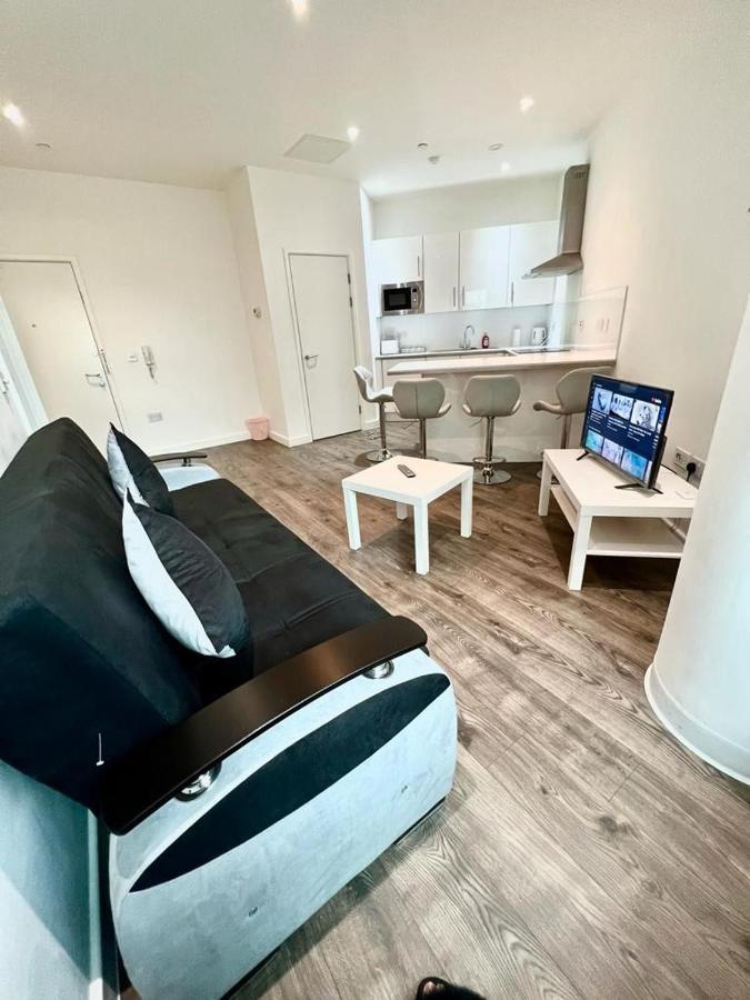 Immaculate Flat In West Croydon Apartment Екстериор снимка