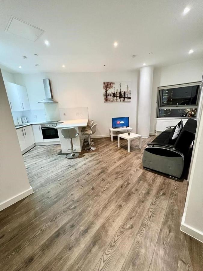 Immaculate Flat In West Croydon Apartment Екстериор снимка