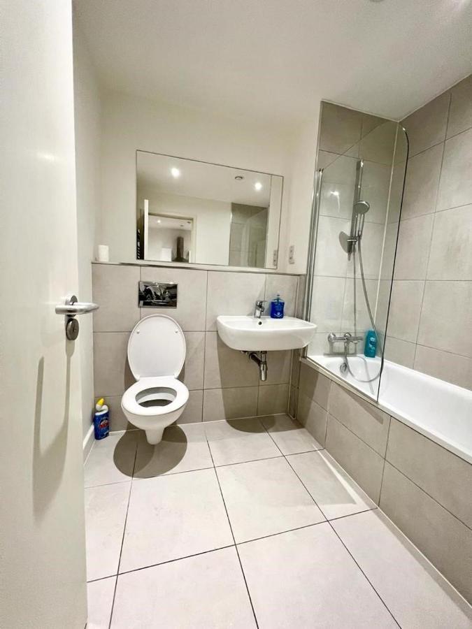 Immaculate Flat In West Croydon Apartment Екстериор снимка